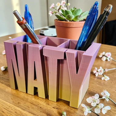Suport pentru creioane, personalizat cu nume